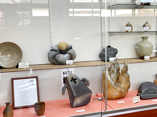 Works of art for sake at Togeikan (Kyohan Center) in Mashiko