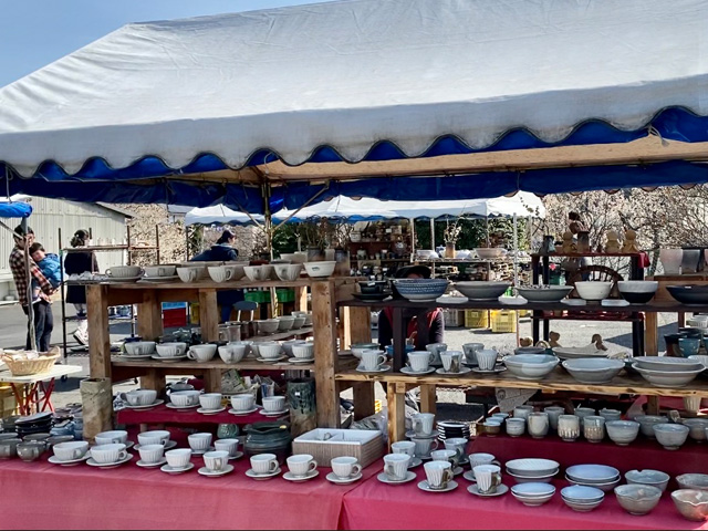 Weekend pottery market where you can enjoy Mashiko in spring